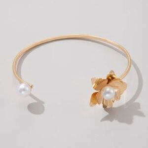 Floral Pearl Bracelet #1624